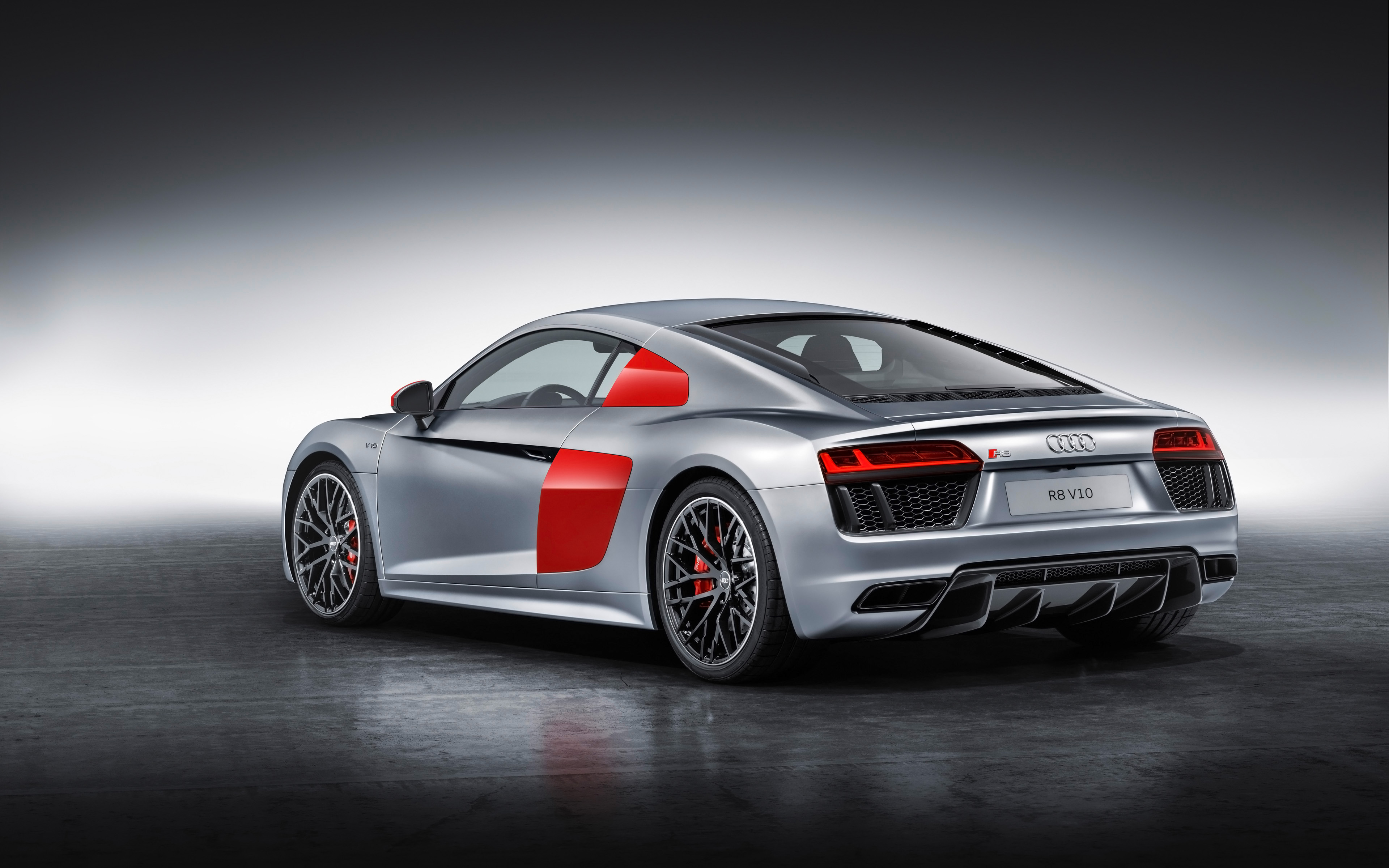 Audi R8 Coupe reviews big