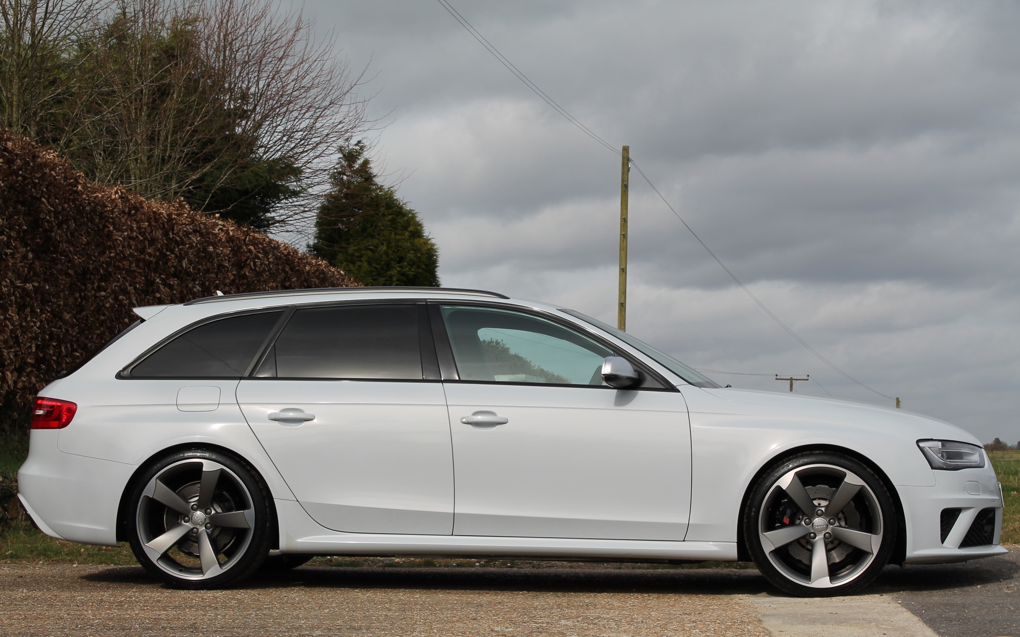 Audi RS4 Avant reviews model
