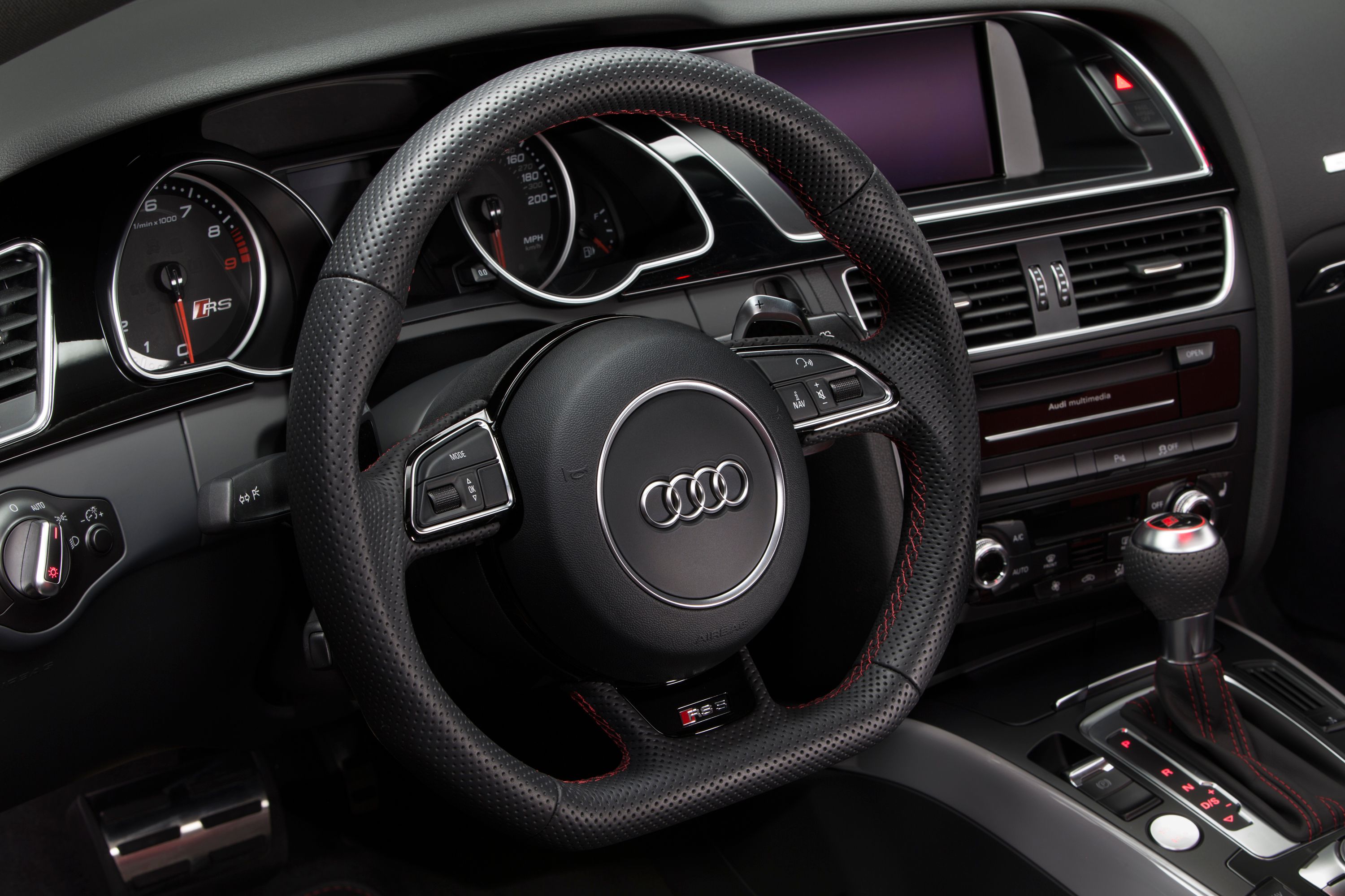 Audi RS 5 Coupe interior photo