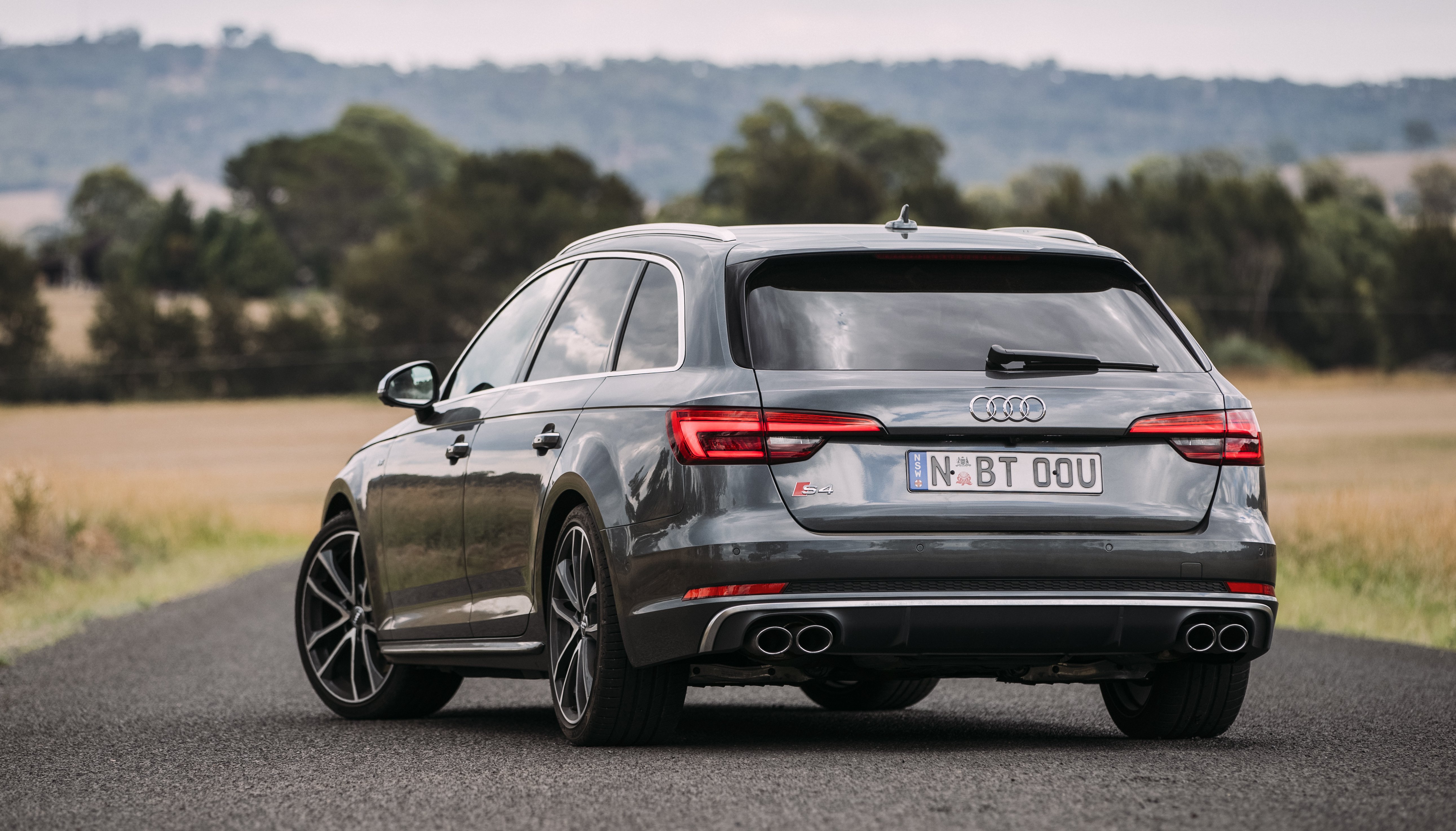 Audi S4 Avant reviews model