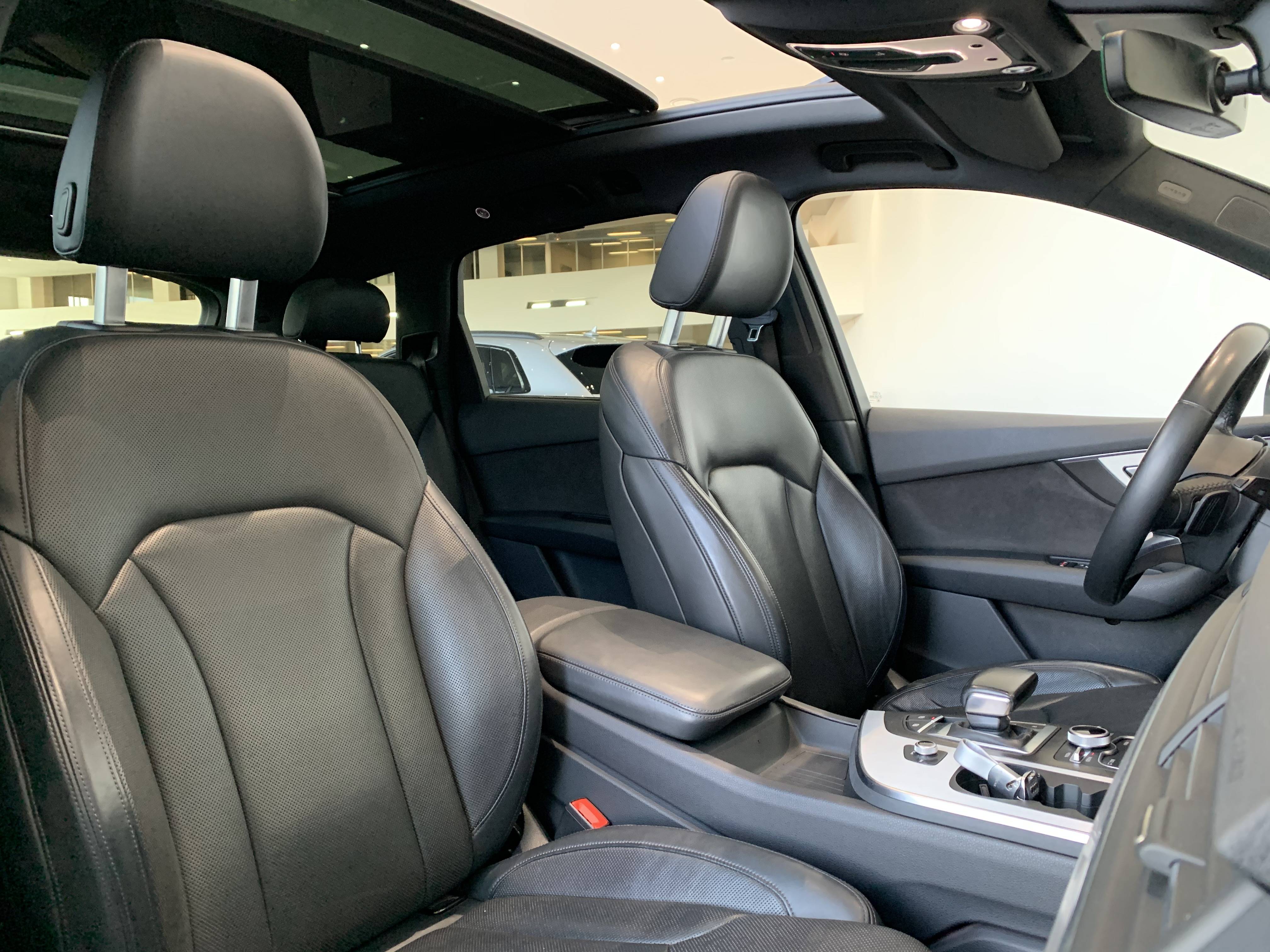 Audi SQ7 interior big
