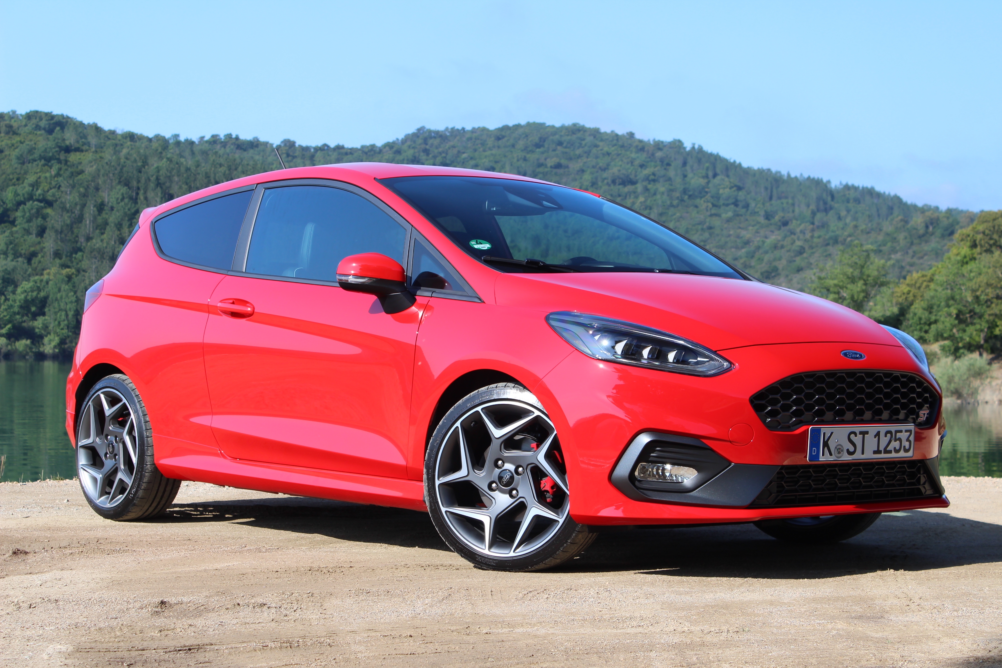 Ford Fiesta ST 3-door reviews restyling