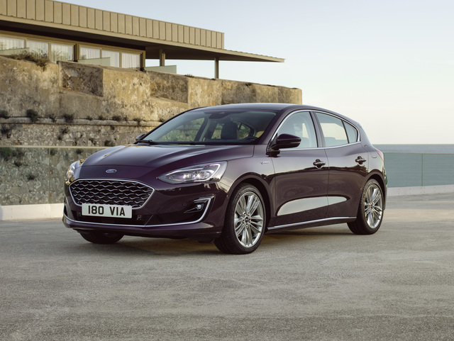 Ford Focus Active 4k restyling Ford Focus Active reviews 2018