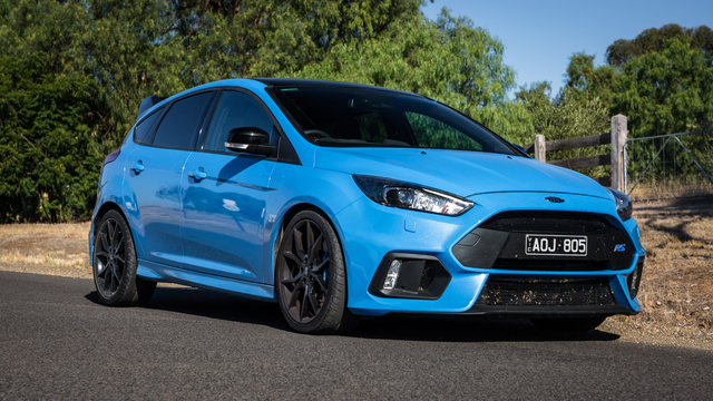 Ford Focus Sedan reviews specifications Ford Focus Sedan modern restyling