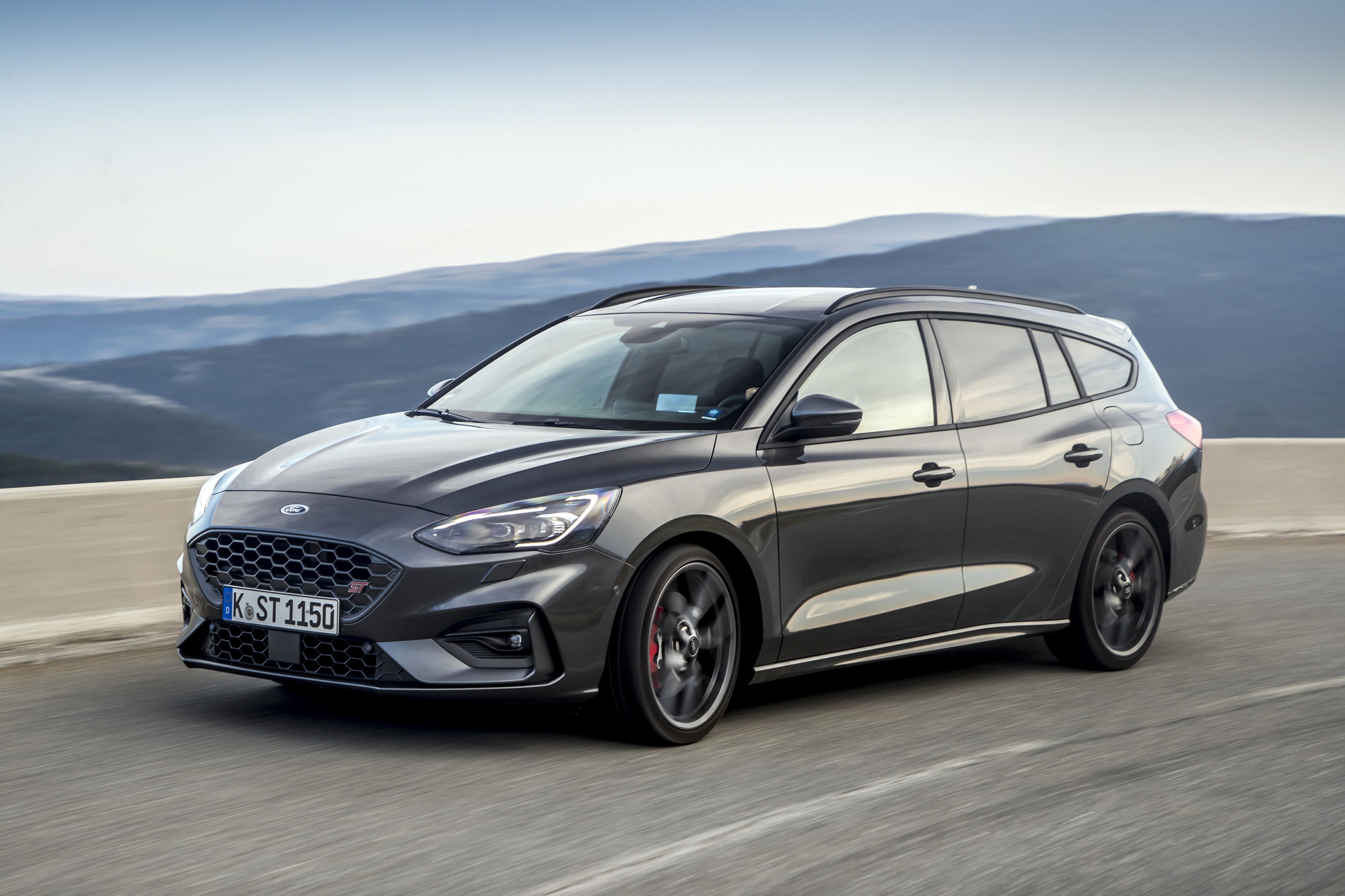 Ford Focus ST modern restyling