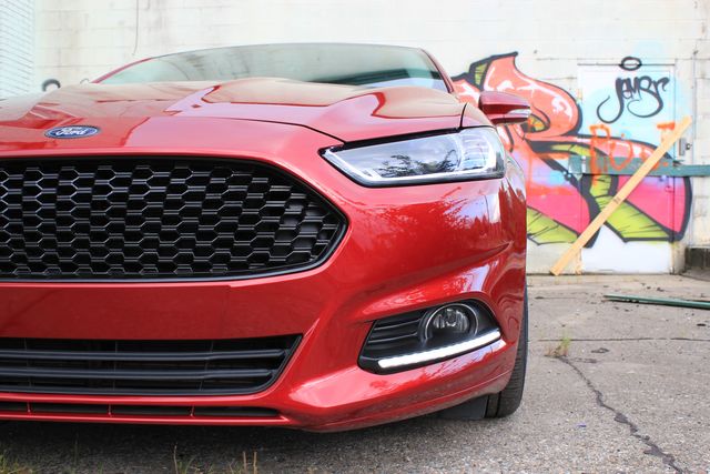 Ford Mondeo Hybrid reviews model