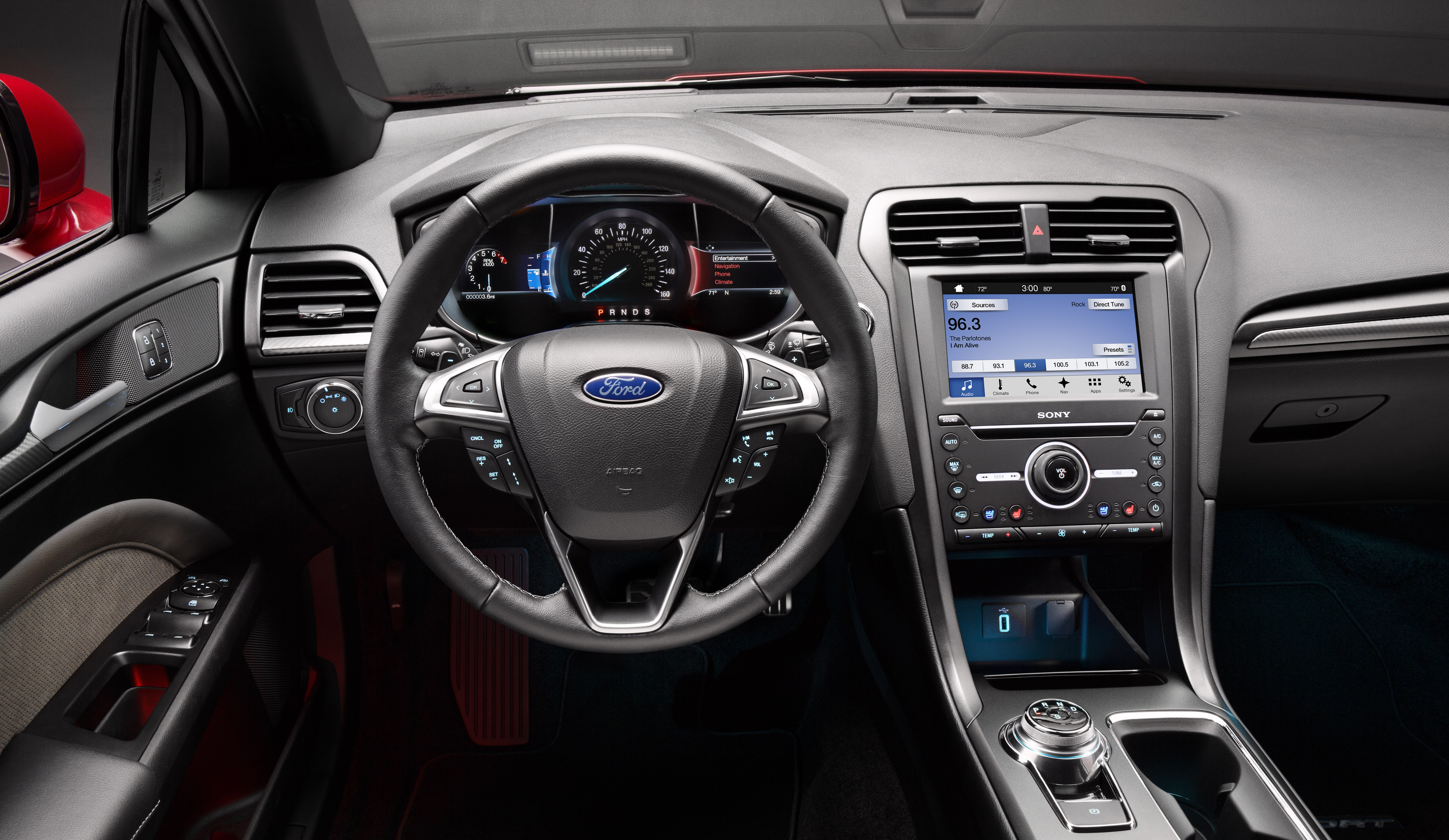 Ford Mondeo Hybrid interior big