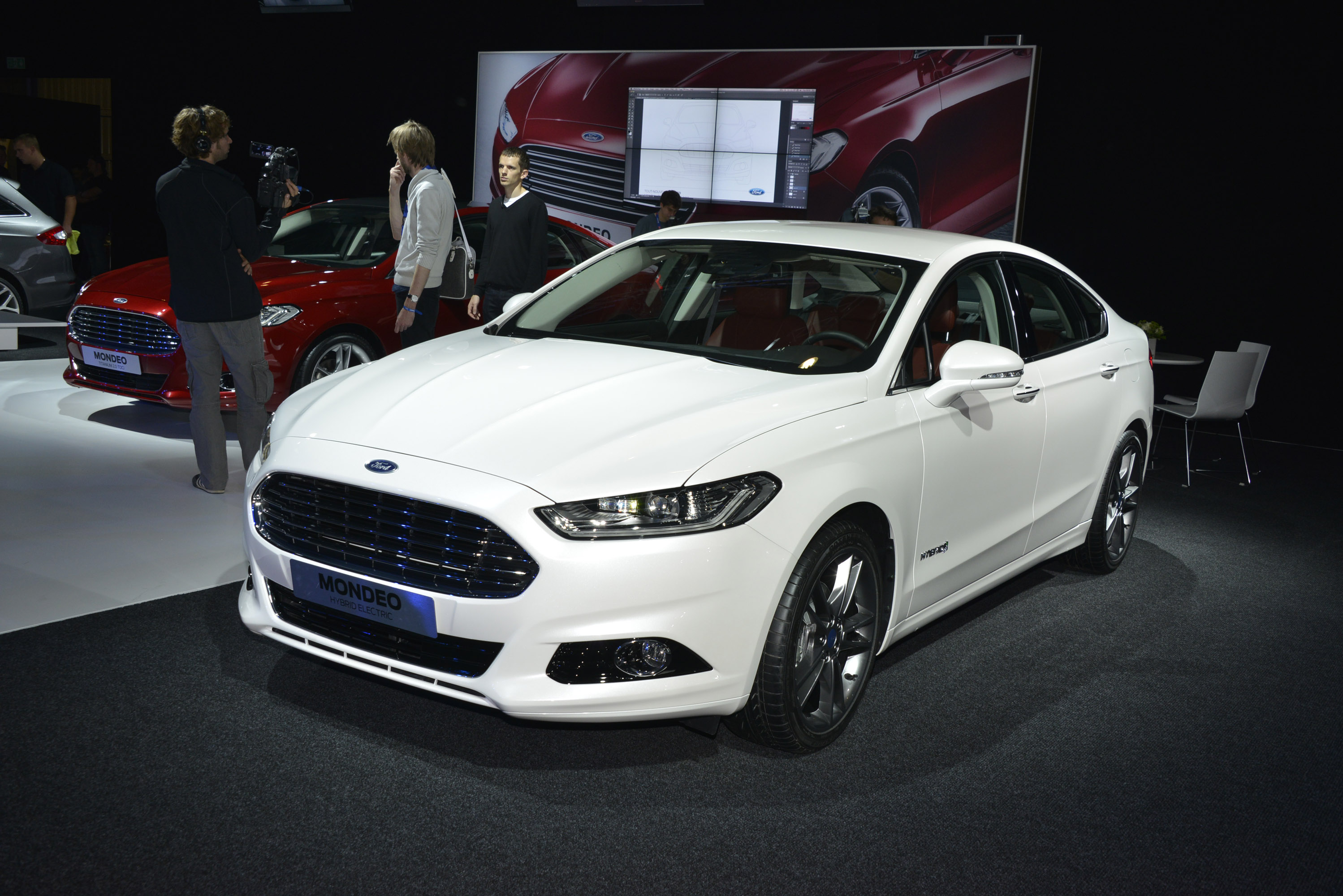 Ford Mondeo Hybrid exterior restyling