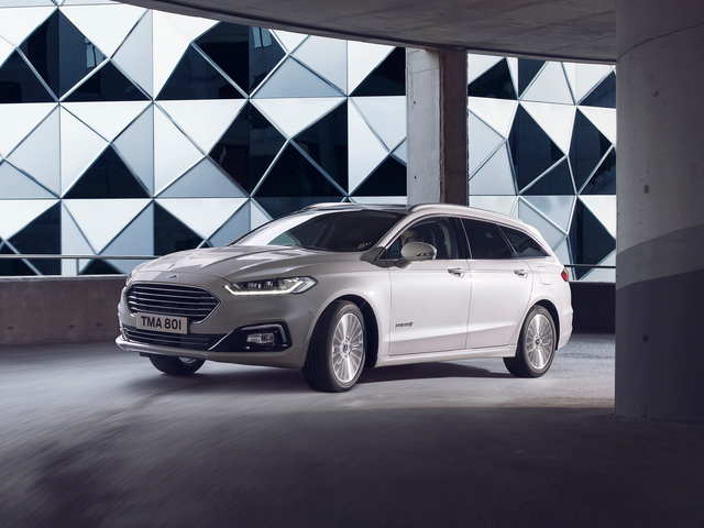 Ford Mondeo Wagon Hybrid 4k 2019