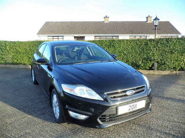 Ford Mondeo Wagon Hybrid interior photo