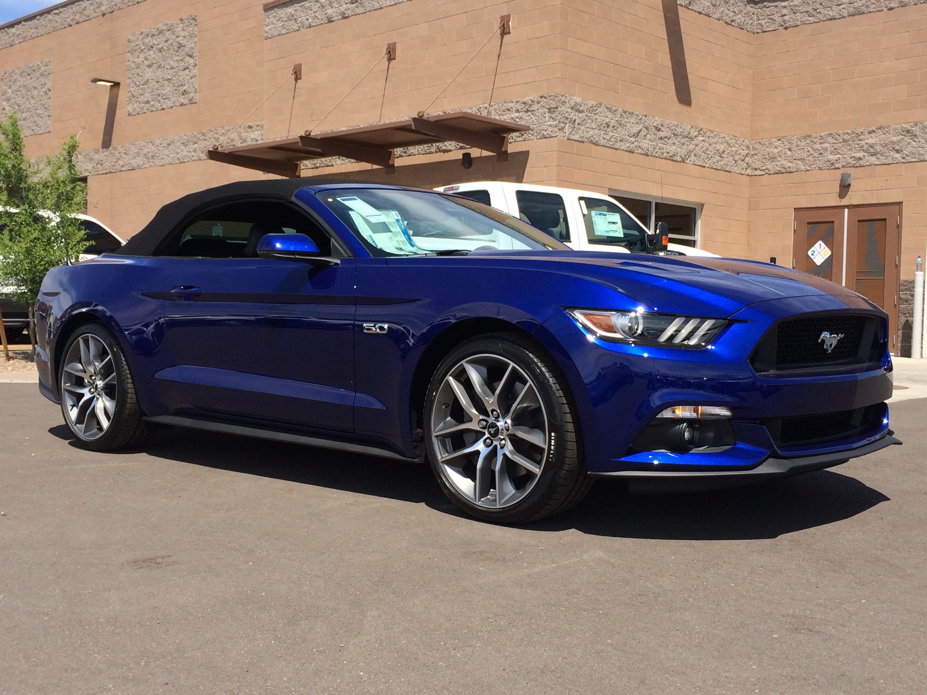 Ford Mustang Convertible exterior model