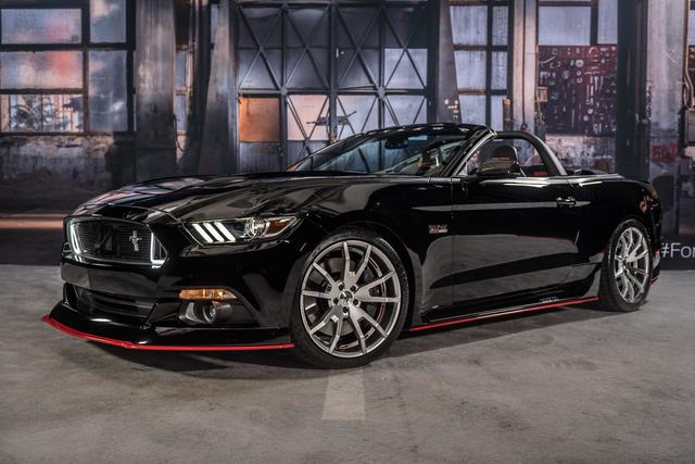 Ford Mustang Convertible exterior big
