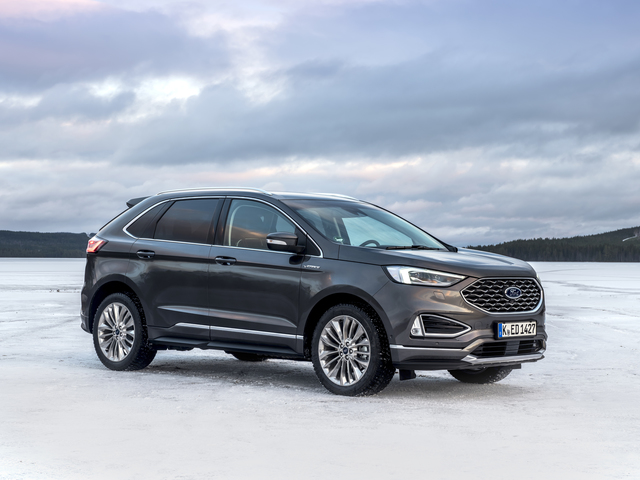 Ford Kuga exterior photo Ford Kuga interior specifications