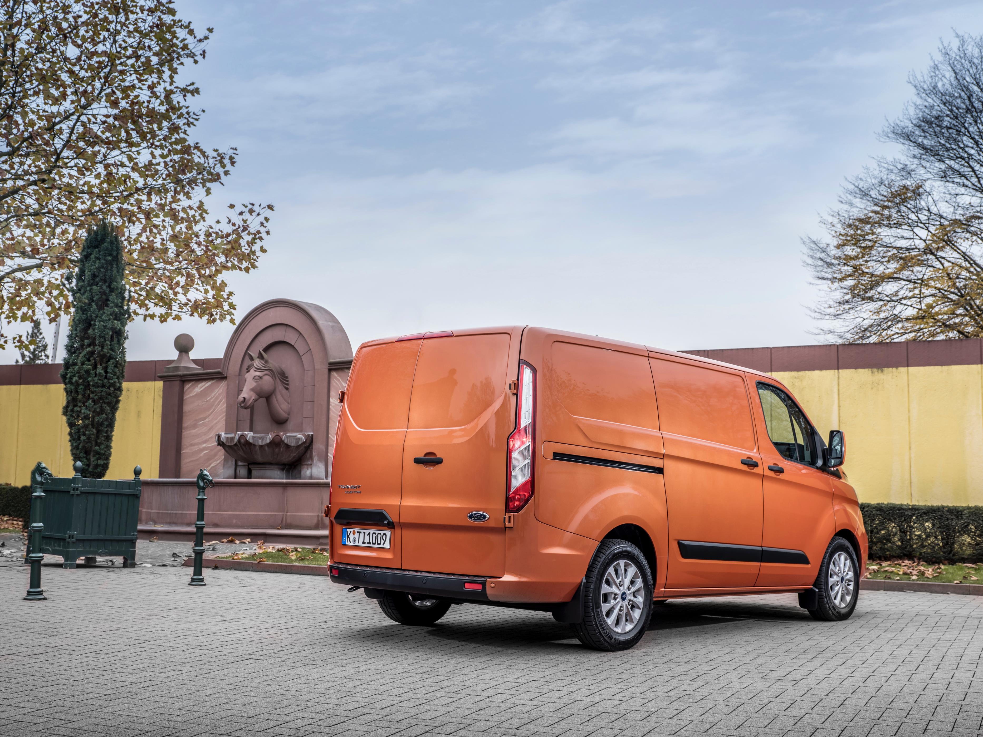 Ford Tourneo Custom best specifications