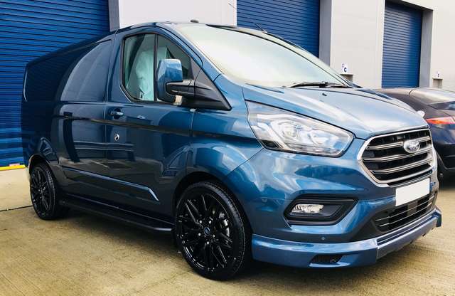 Ford Transit 4k photo