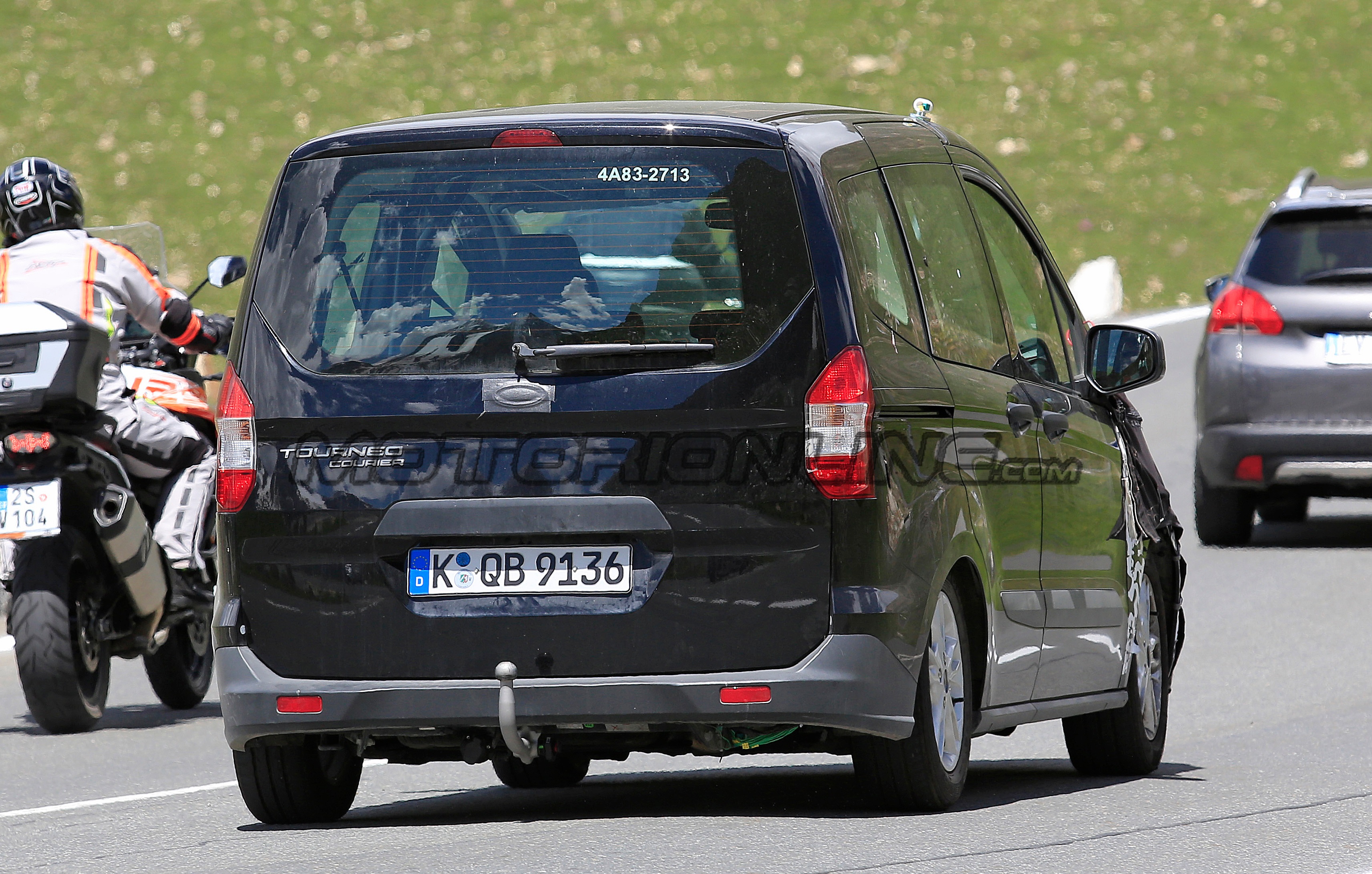 Ford Tourneo Courier minivan model