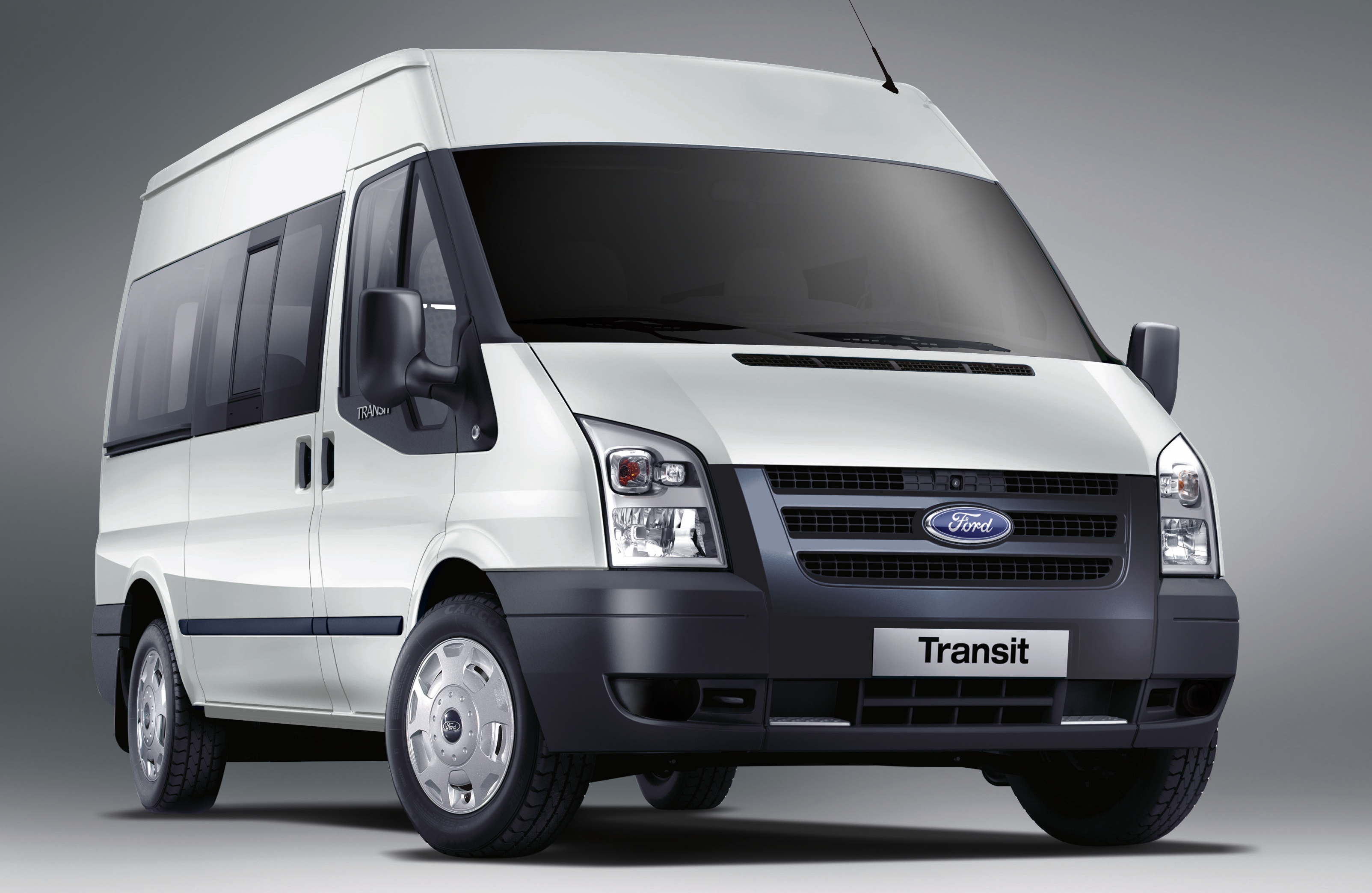 Ford Transit Courier exterior photo