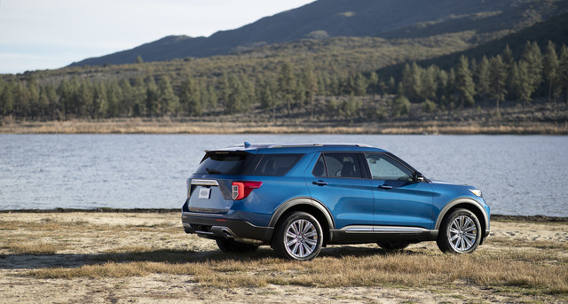 Ford Explorer Hybrid Photos and Specs. Photo: Ford Explorer Hybrid 4k ...