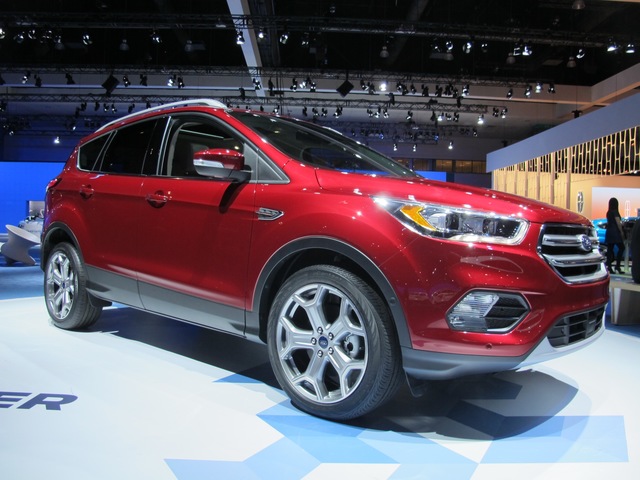 Ford Escape Photos and Specs. Photo: Ford Escape suv 2017 and 12 ...