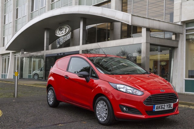 Ford Fiesta Sedan modern 2012