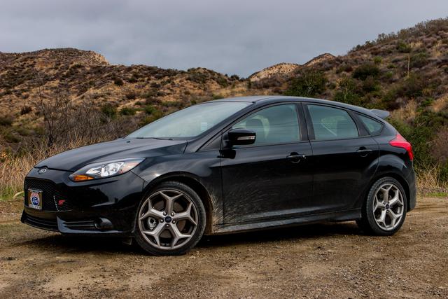 Ford Ka+ Sedan Photos and Specs. Photo: Ford Ka+ Sedan accessories 2018 ...