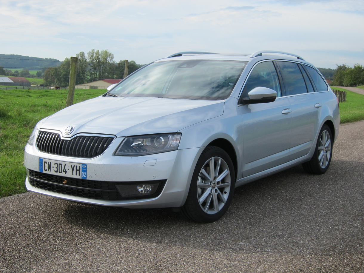 Skoda Octavia A7 Photos and Specs. Photo: Skoda Octavia A7 hd ...