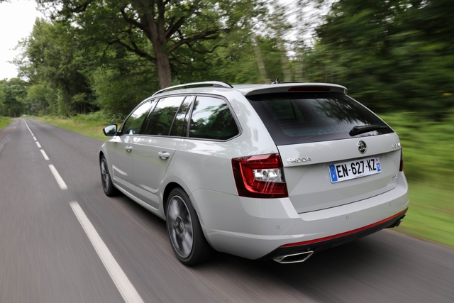 Skoda Octavia A7 Combi Photos and Specs. Photo: Skoda Octavia A7 Combi ...