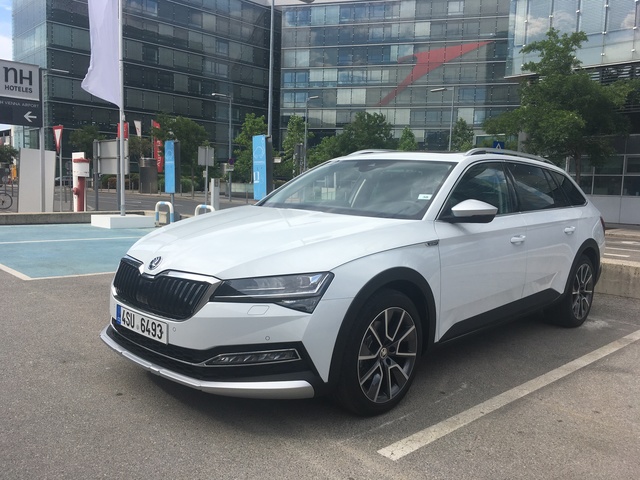 Skoda Superb 4k restyling