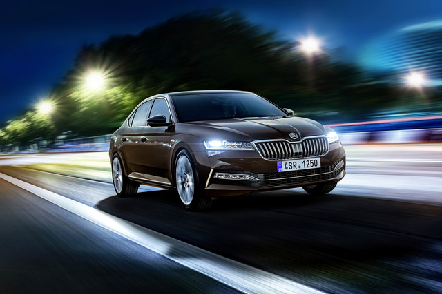 Skoda Superb Combi Scout 4k restyling