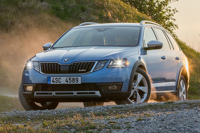 Skoda Superb Combi Scout exterior restyling