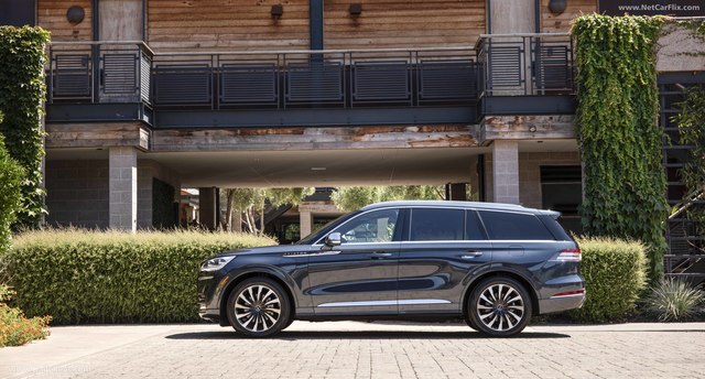 Lincoln Aviator best big Lincoln Aviator suv photo