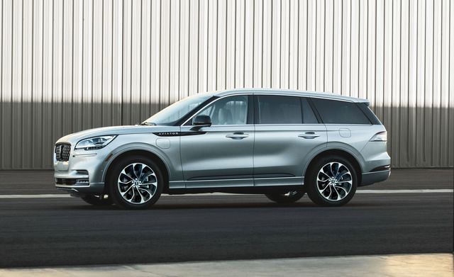 Lincoln Aviator exterior photo Lincoln Aviator reviews specifications