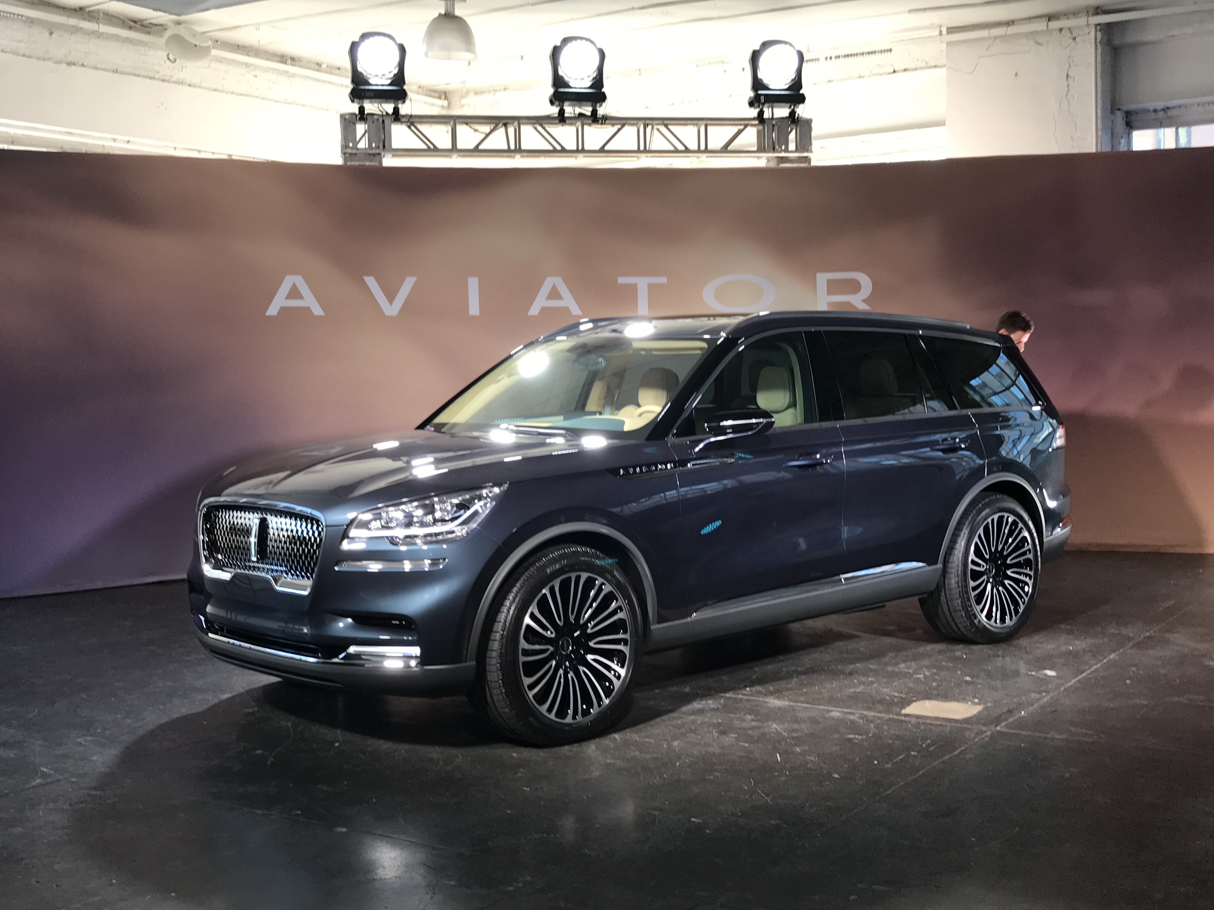 Lincoln Aviator modern specifications