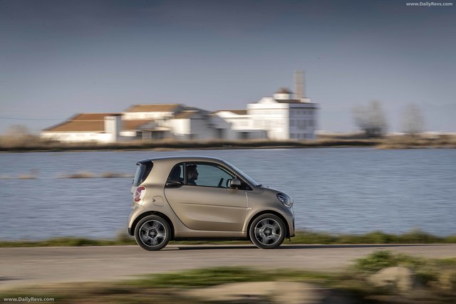 smart EQ fortwo cabrio interior specifications smart EQ fortwo cabrio exterior model