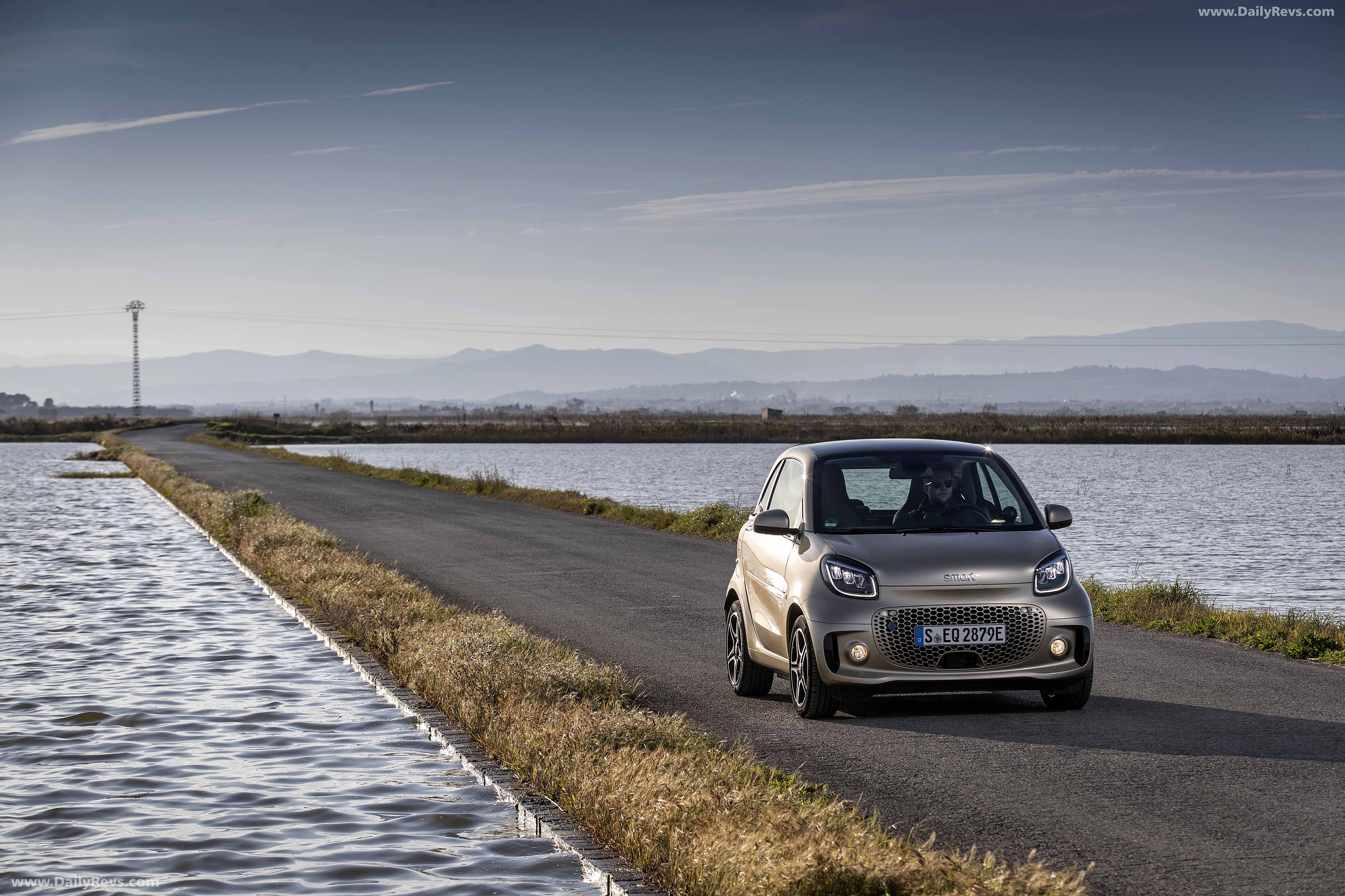 smart EQ fortwo coupe reviews big