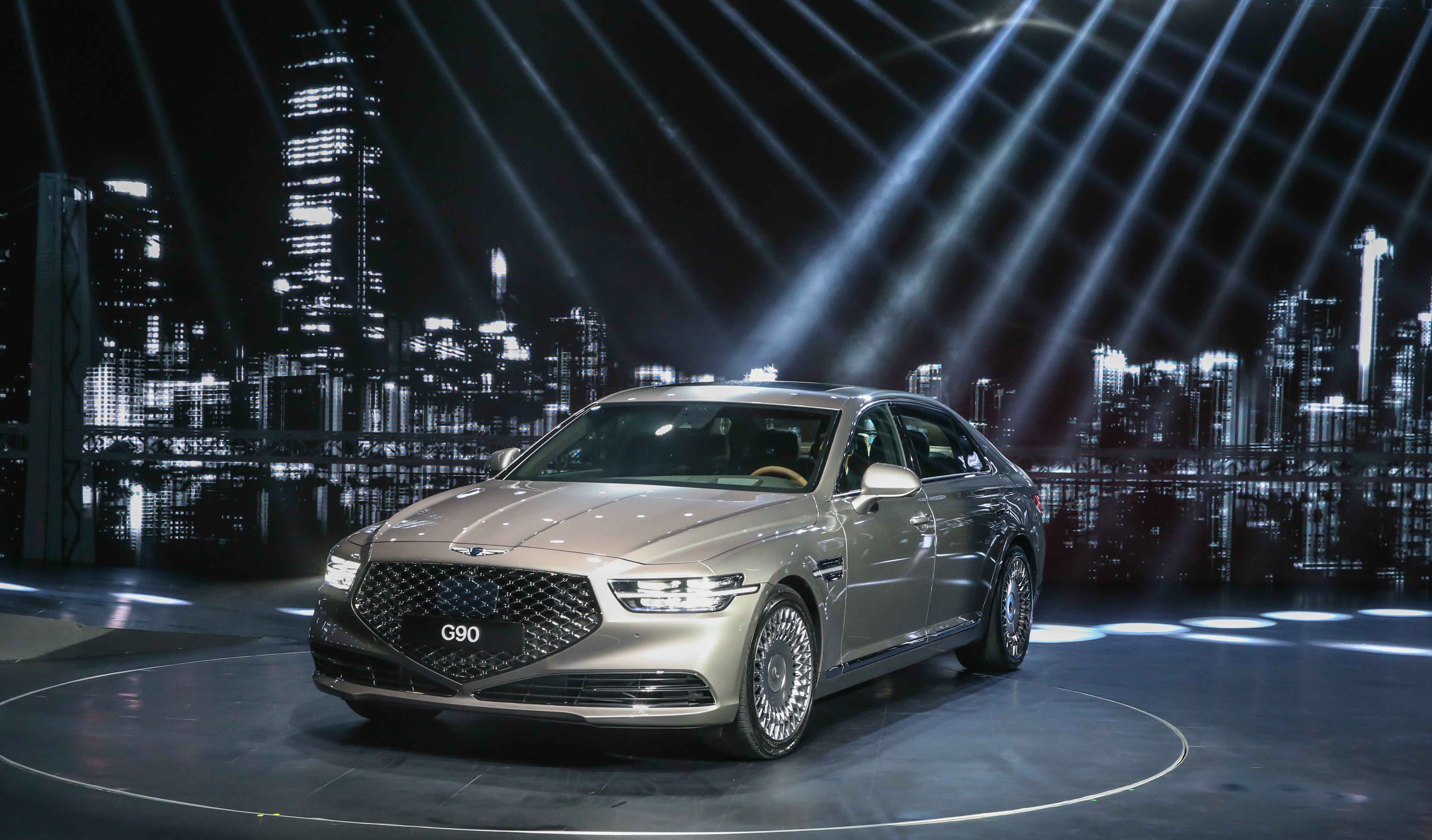 Genesis G90 exterior photo