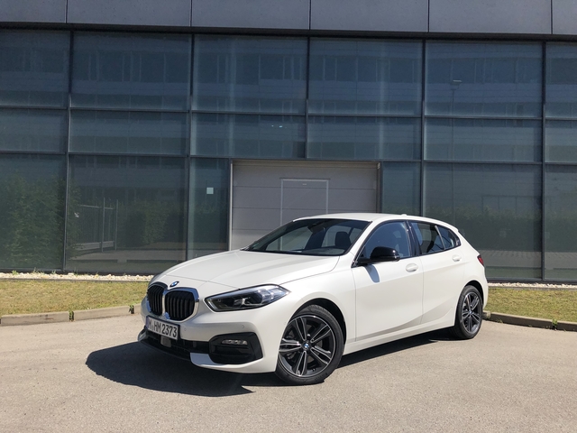 BMW 1 Series (F40) auto show