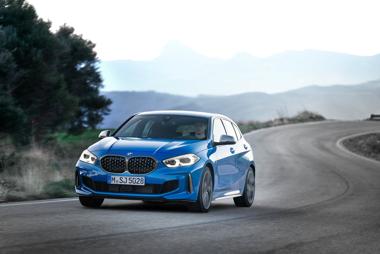 BMW 1 Series (F40) Photos and Specs. Photo: BMW 1 Series (F40) exterior ...