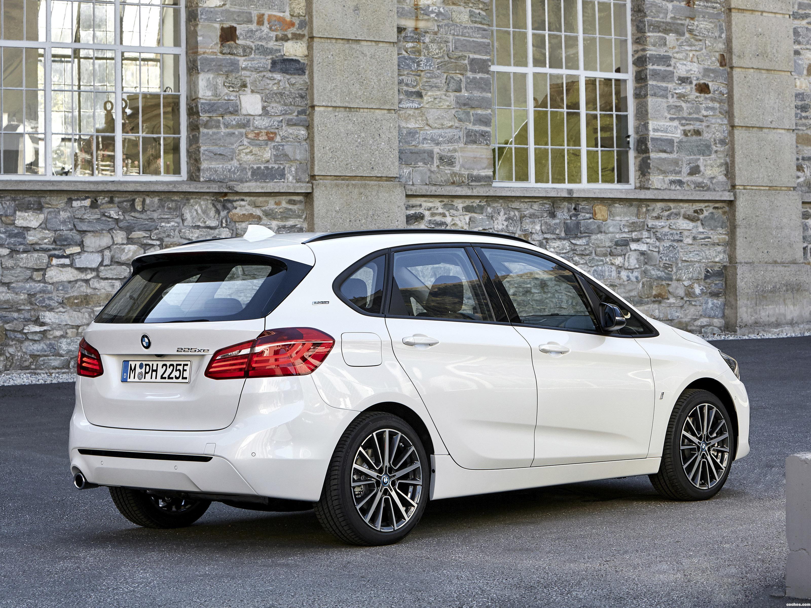 BMW 2 Series iPerformance Active Tourer (F45) exterior big