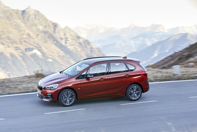 BMW 2 Series iPerformance Active Tourer (F45) 4k specifications