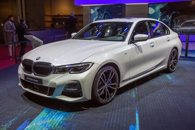 BMW 3 Series Sedan (G20) accessories 2018 BMW 3 Series Sedan (G20) interior specifications