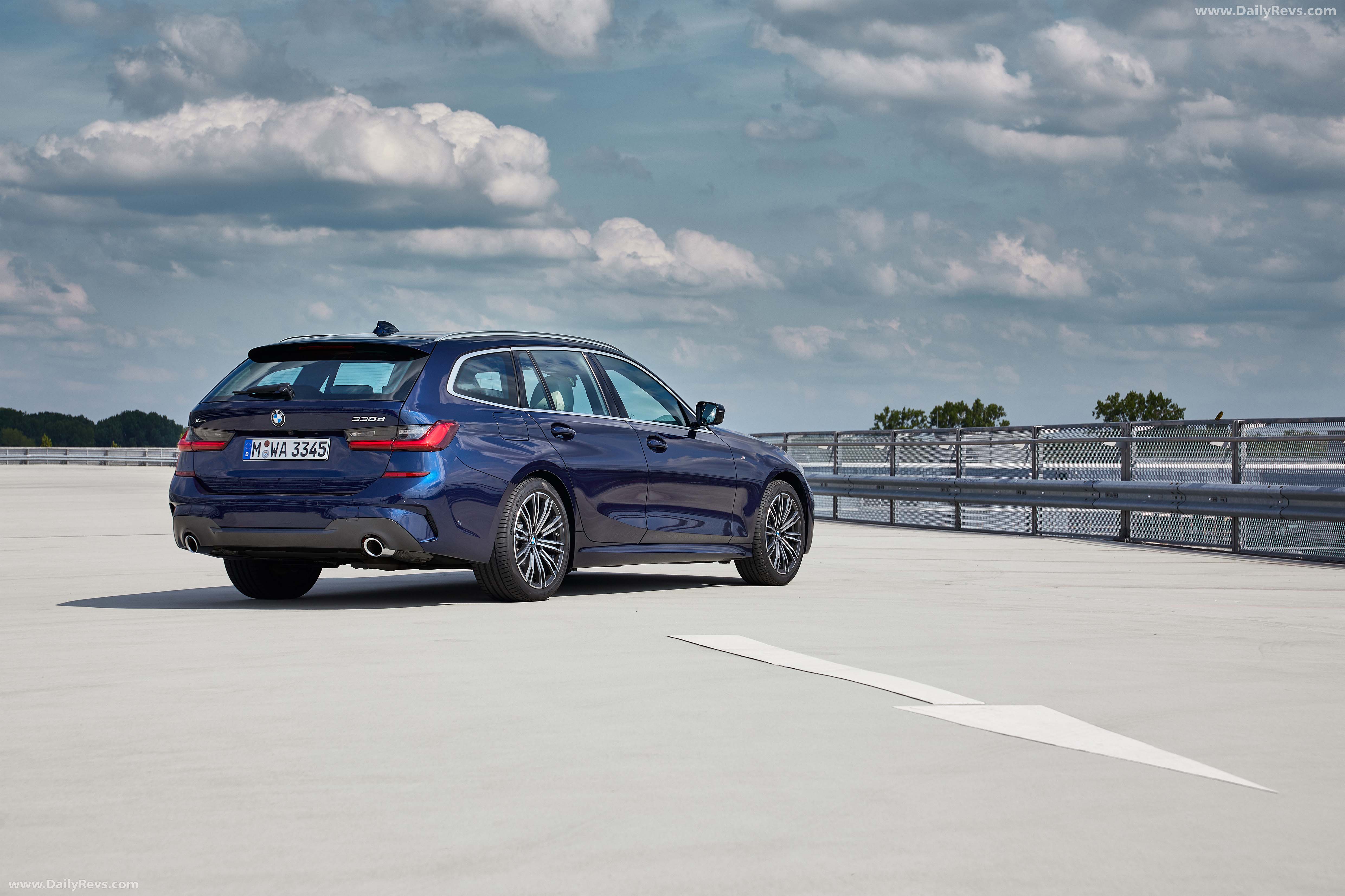 BMW 3 Series Touring (G21) wagon specifications