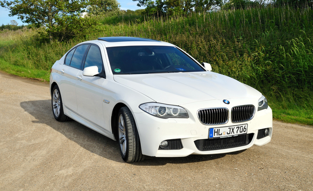 BMW 5 Series Sedan (G30) exterior big BMW 5 Series Sedan (G30) reviews specifications
