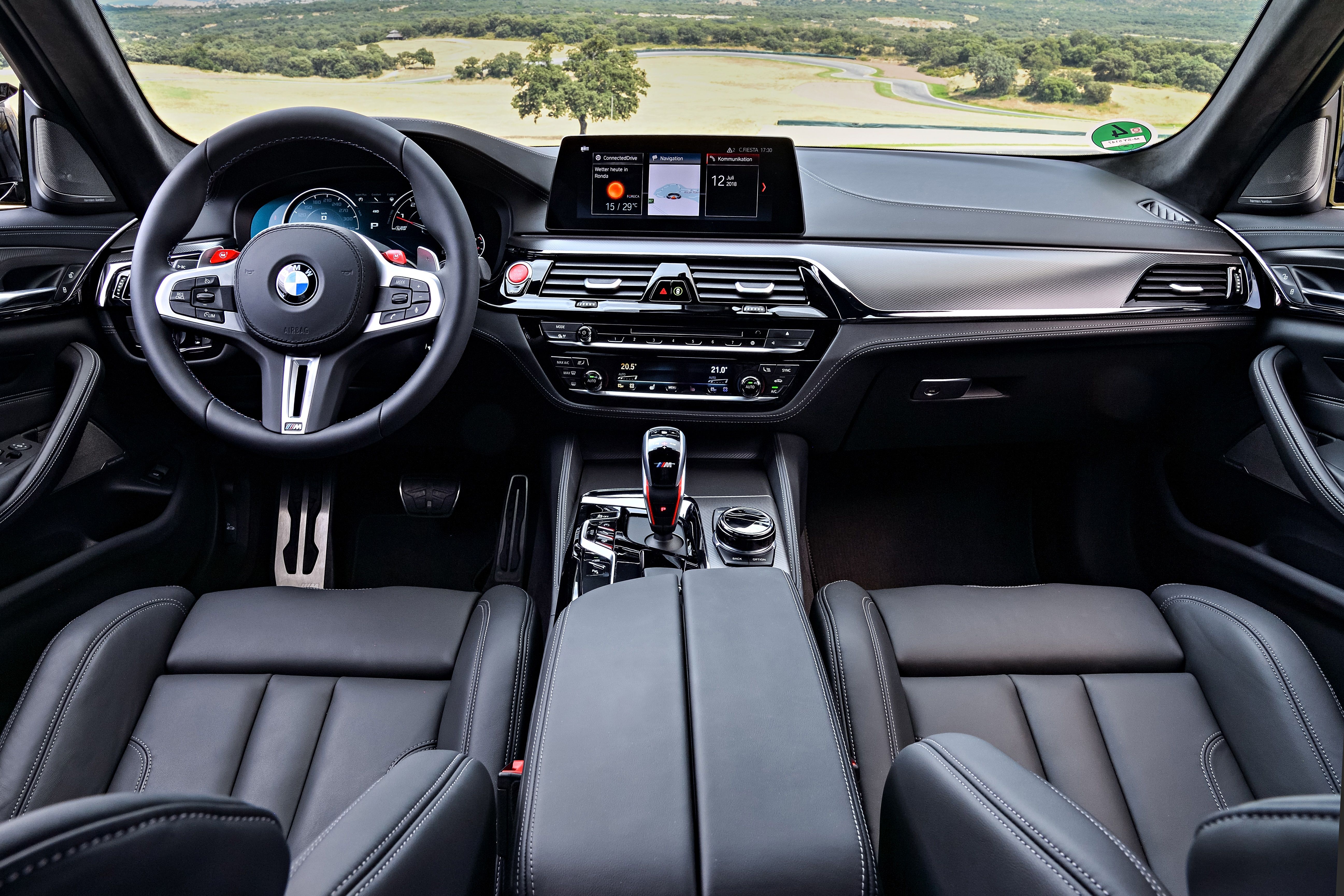 BMW M5 Sedan (F90) 4k photo