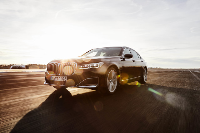 BMW 7 Series iPerformance (G11) exterior photo