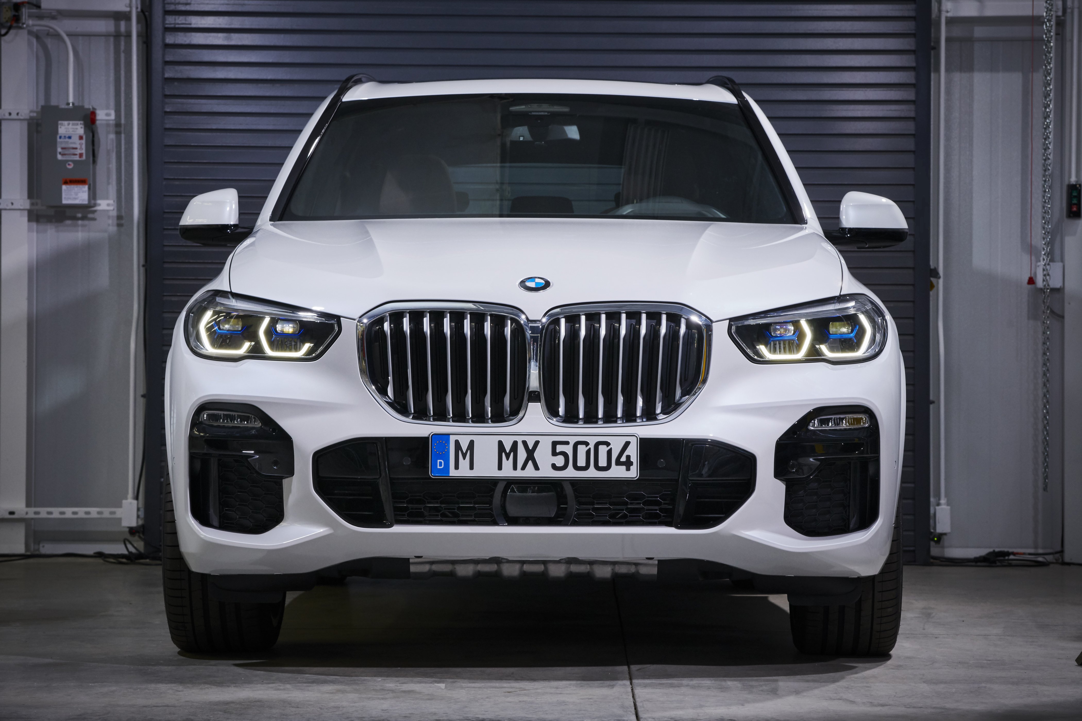 BMW X5 iPerformance (G05) 4k photo