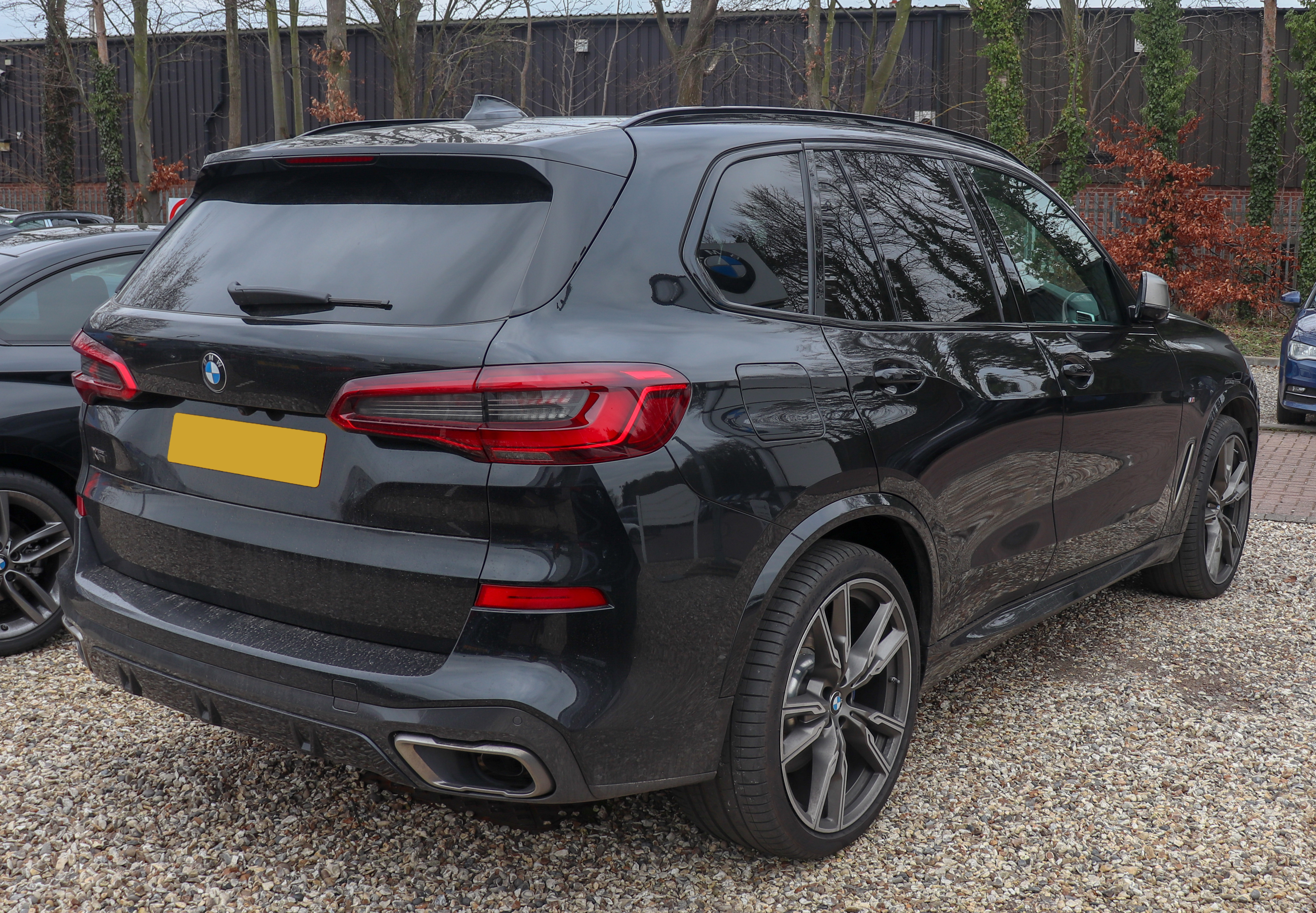 BMW X5 M (F95) exterior restyling