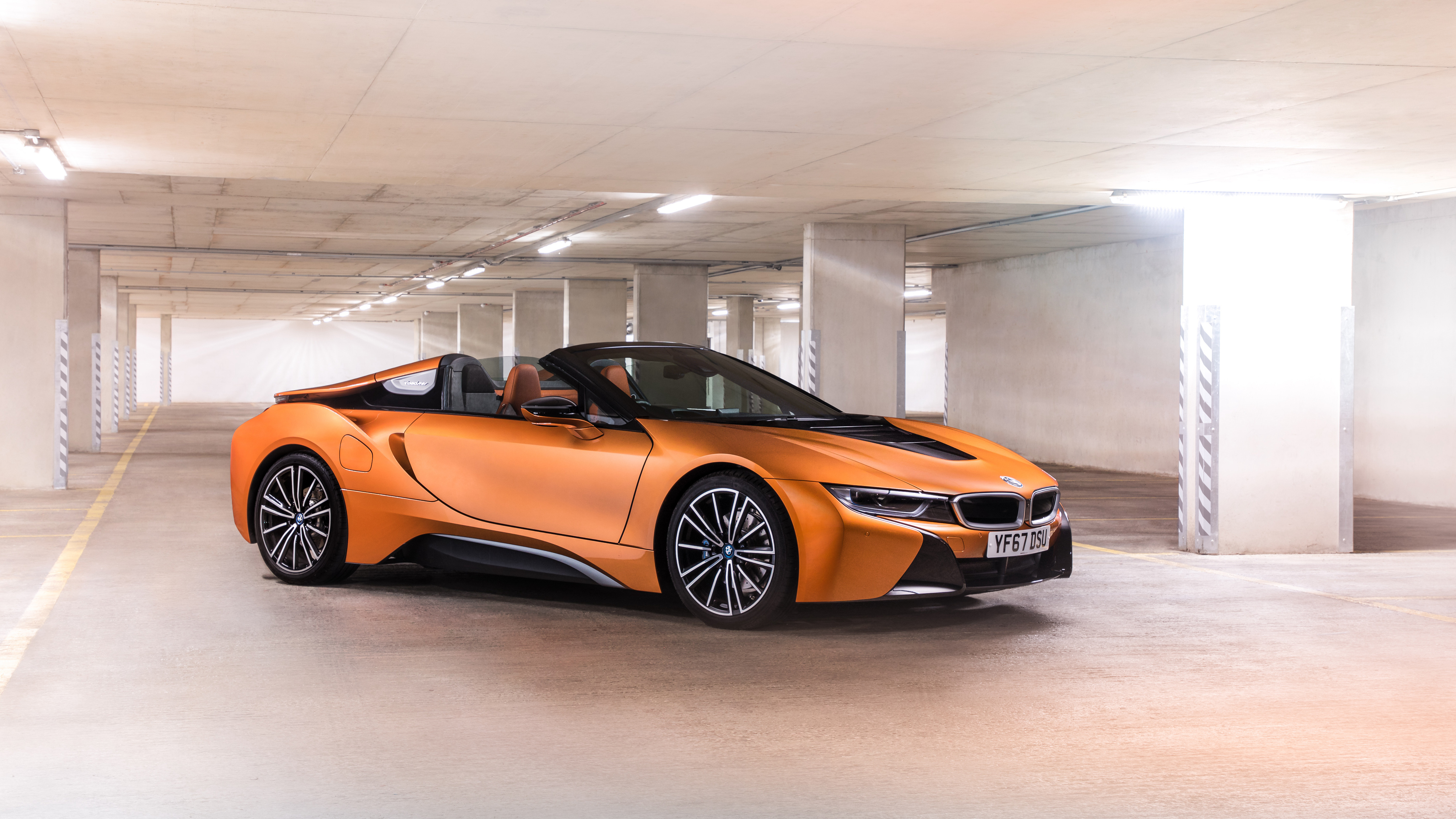 BMW i8 Roadster (I15) interior specifications
