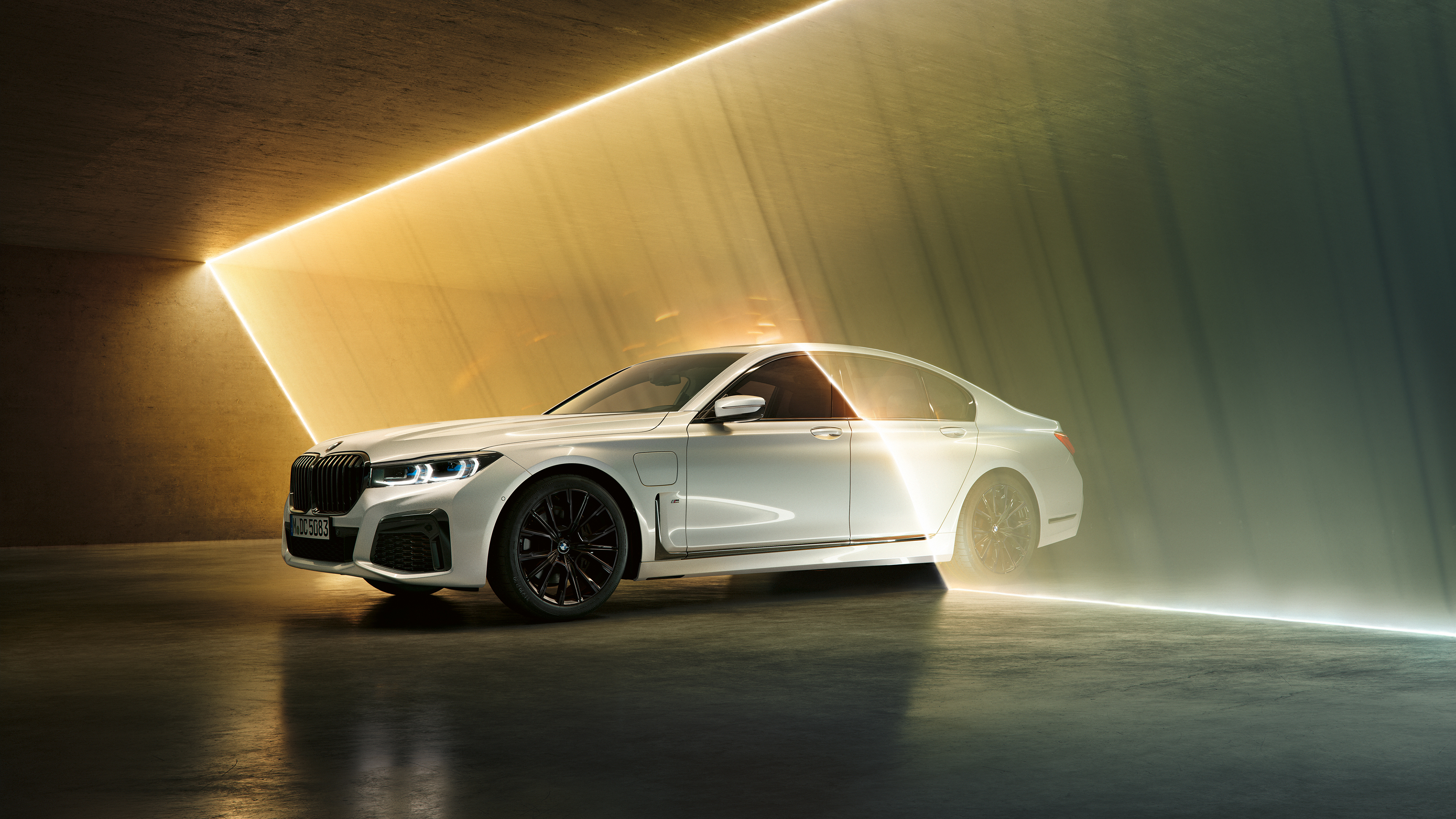 BMW 5 Series iPerformance (G30) modern 2020