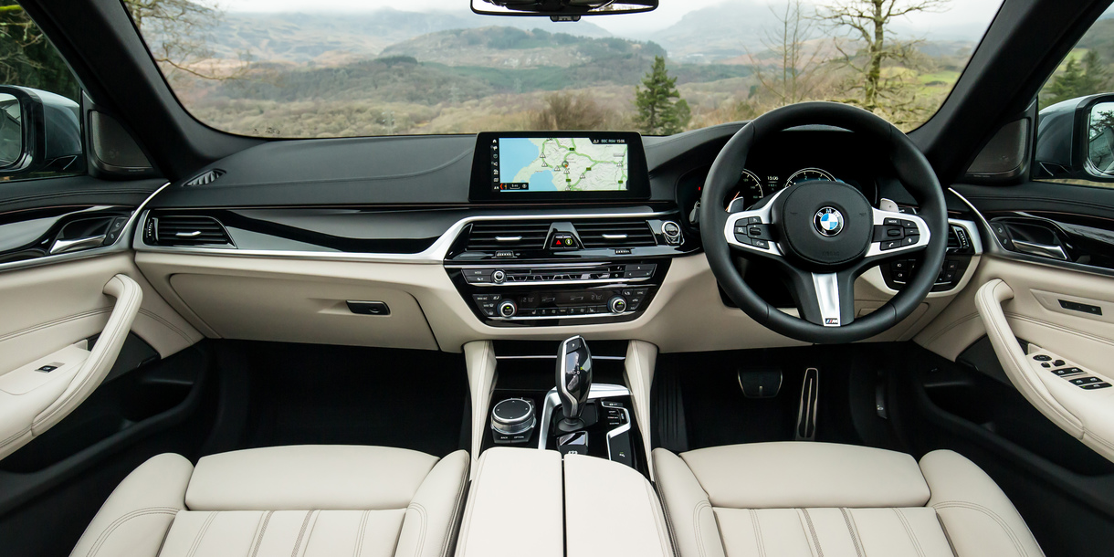 BMW 5 Series Touring (G31) Photos and Specs. Photo: BMW 5 Series ...